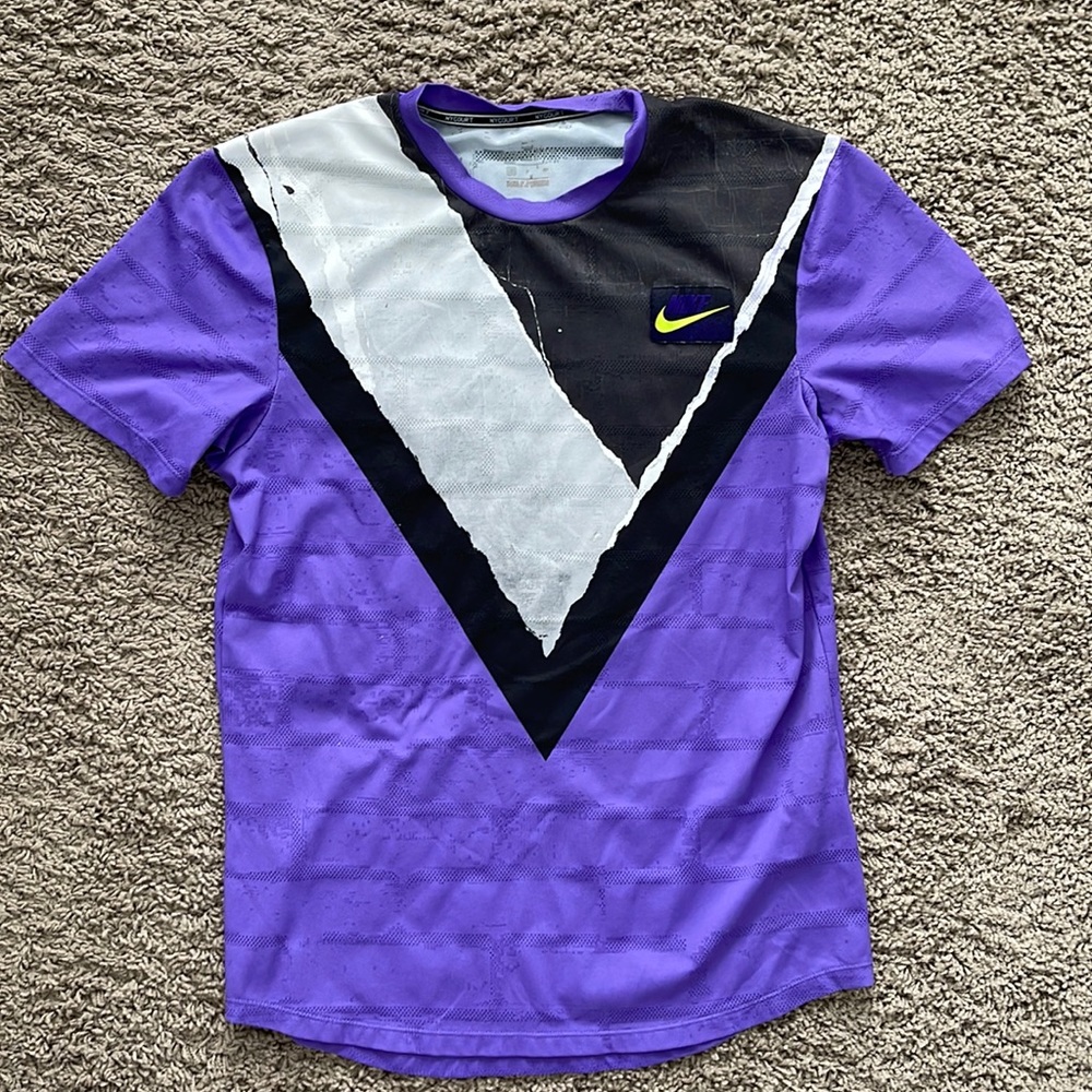 Nike Tennis Court Challenger NY Mens Small